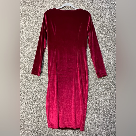 NWOT Deep V Neck Velvet Midi Dress Size Large - Picture 2 of 4